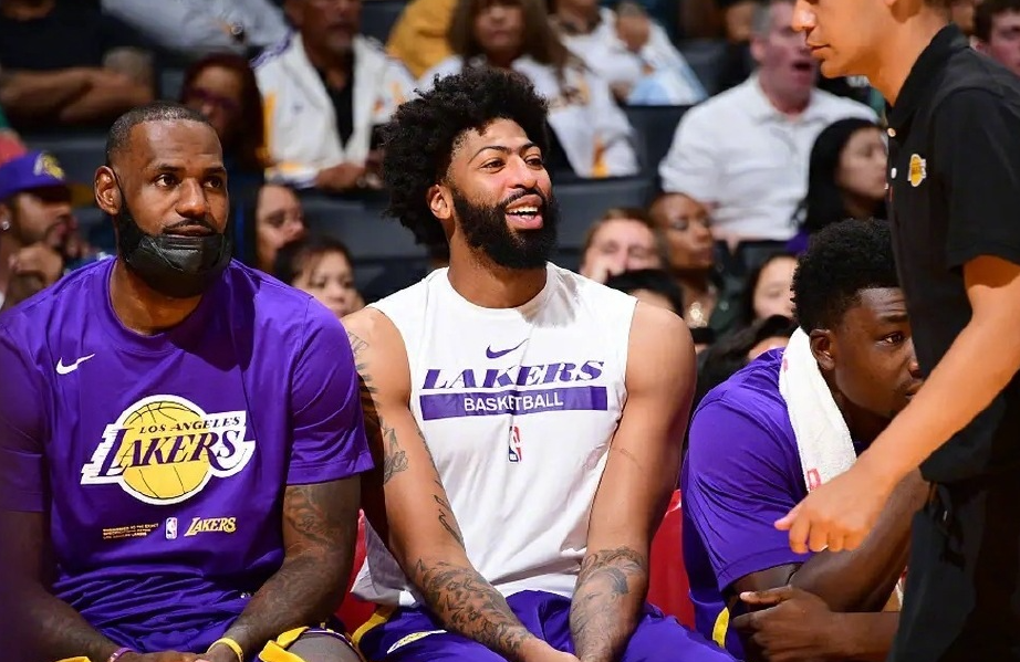 Kaiyun Sports-开云体育-今夜华盛顿奇才远射贴柱：国王杯节点到来；信心回归；轮换策略成焦点(nba常规赛奇才vs篮网晚来的篮网主场大捷)